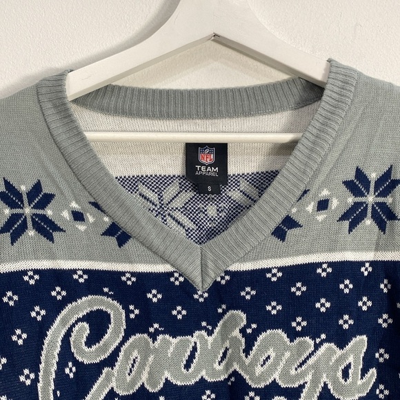NFL Dallas Cowboy's Christmas Sweater Size Small V-neck - Picture 3 of 11